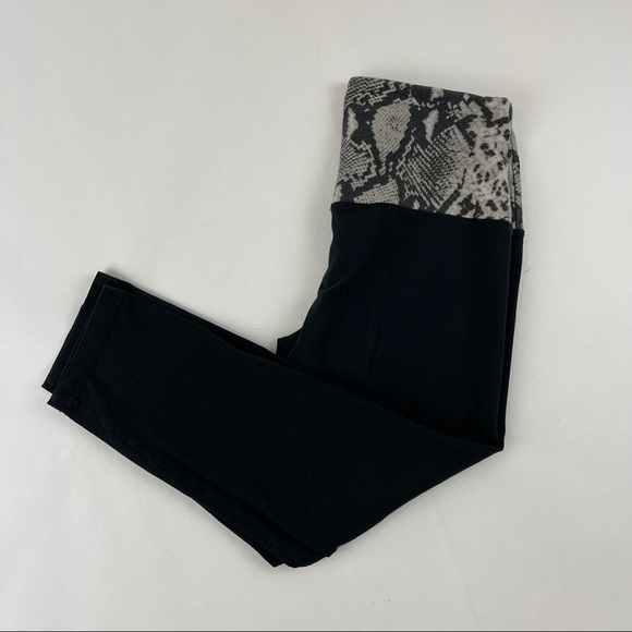 Max Core Leggings Womens Small Black Snake Print Waist - Picture 1 of 6